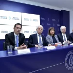 Desde la Legislatura, el kirchnerismo salió a rechazar la Ley Penal Juvenil y repudió ataques en redes Desde la Legislatura, el kirchnerismo rechazó la Ley Penal Juvenil del Gobierno de Javier Milei y repudió los ataques a Claudia Cesaroni en redes.