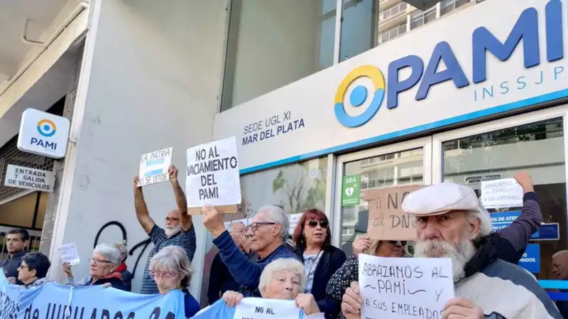 Desde el comienzo de la gestión libertaria, el PAMI registró demoras en la provisión de medicamentos y reclamos por la falta de atención médica.