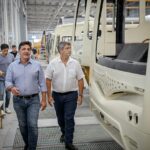 Marinucci visitó la fábrica Nuovo Bus en Moreno y destacó el crecimiento de la producción El ministro de Transporte bonaerense, Martín Marinucci mantuvo una reunión de trabajo con los directivos de la empresa Nuovo Bus.