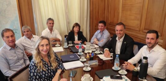 El Gobierno nacional habilitó cambios en la reforma laboral para sumar apoyos, pero se mantiene firme en el reclamo por Ganancias.