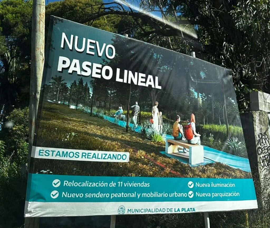 En La Plata, La Libertad Avanza asegura que la obra de un parque en Hernández nunca fue iniciada.
