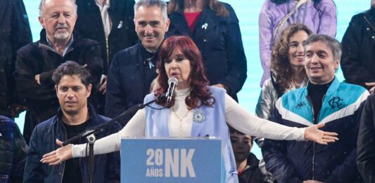 La interna en el PJ bonaerense se recalienta en los municipios, donde la unidad pende de un hilo y la posibilidad de ir a elecciones aparece cada vez con más fuerza.