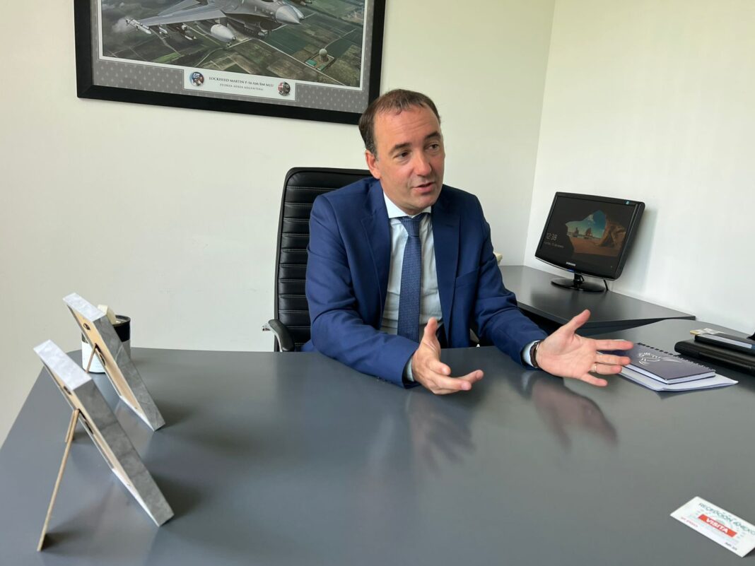 El diputado Francisco Adorni ingresó una serie de leyes para desregular la VTV, derogar el impuesto automotor y beneficiar a monotributistas.