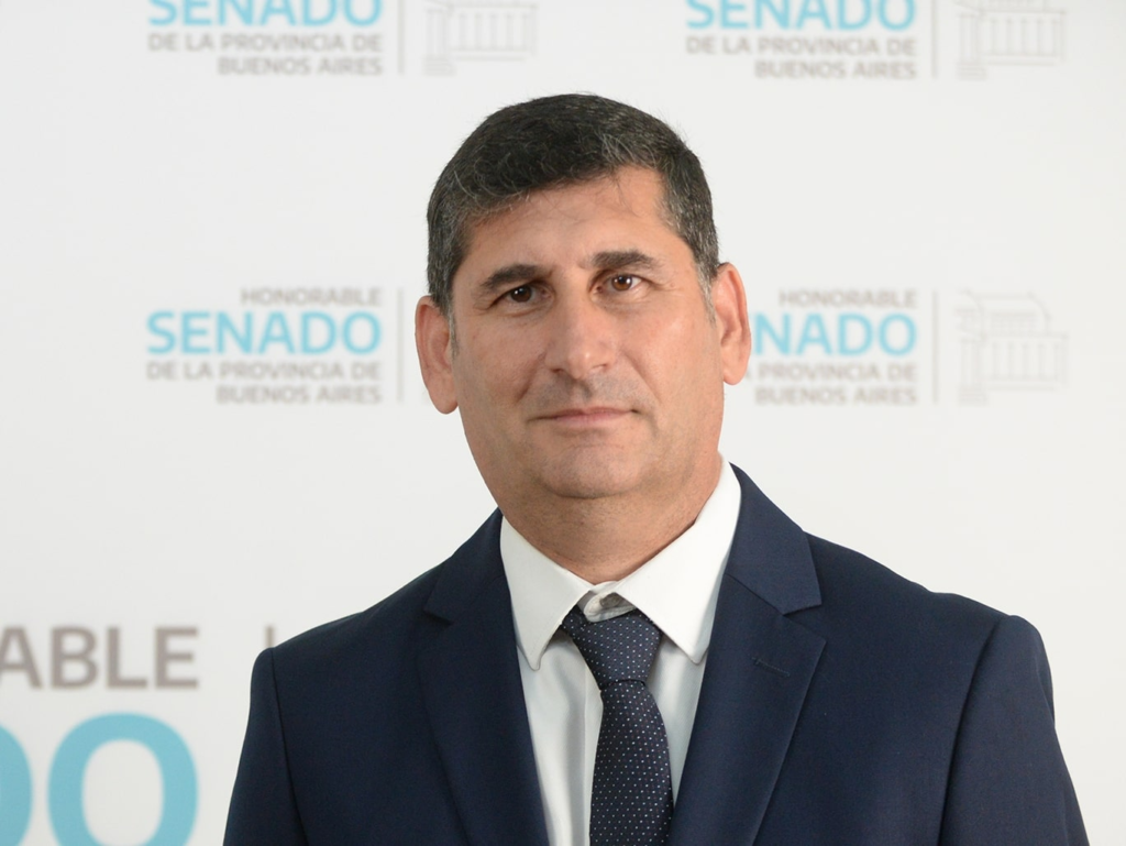 El senador bonaerense , Fernando Coronel, presentó una batería de proyectos en repudio a las medidas del Gobierno de Milei.