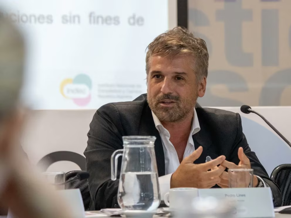 El ministro de Economía, Luis Caputo, puso al frente del INDEC al macrista a Pedro Lines.