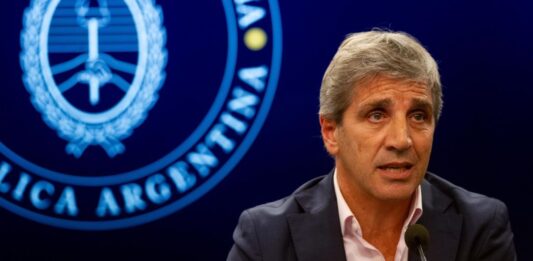 El ministro de Economía, Luis Caputo, designó al macrista Pedro Lines al frente del INDEC, tras la salida de Marco Lavgna.