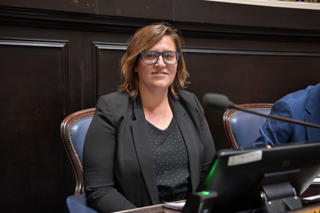 Priscila Minnaard La diputada radical, Priscila Minnaard, también impulsa el reclamo por la repavimentación de la Ruta 85.