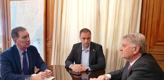 El gobernador de La Pampa, Sergio Ziliotto, se retobó y adelantó su rechazo a la reforma laboral del Gobierno nacional, tras una reunión con Manuel Adorni y Diego Santilli.