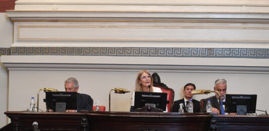 El Senado bonaerense continúa sin definir sus vicepresidencias y los cargos, mientras sigue corriendo el reloj de las elecciones en el Partido Justicialista (PJ).