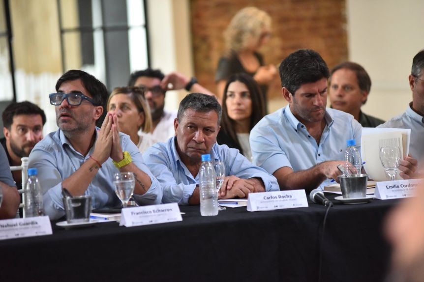 Una veintena jefes comunales de todo el arco político conformaron un Foro Regional de intendentes. 