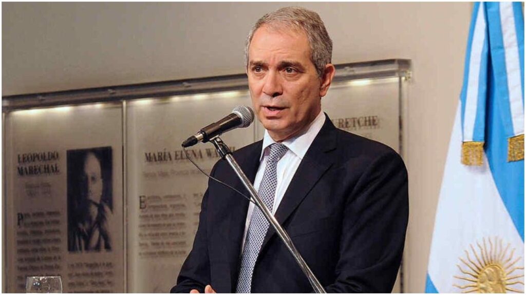 
Luego de 18 años, Julio Alak vuelve a presidir el PJ de La Plata. 