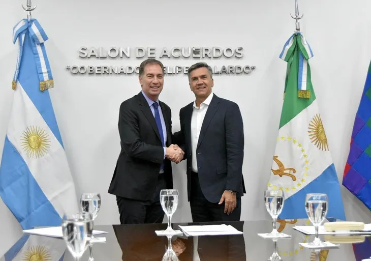 El ministro del interior, Diego Santilli, confirma el respaldo del gobernador de Chaco, Leandro Zdero, a la reforma laboral.