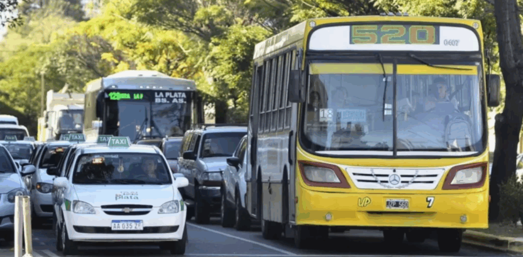 La UTA vuelve amenazar con un paro de colectivos nacional para el próximo miércoles 11 de febrero, si el Gobierno no respeta los acuerdos salariales firmados en el AMBA.