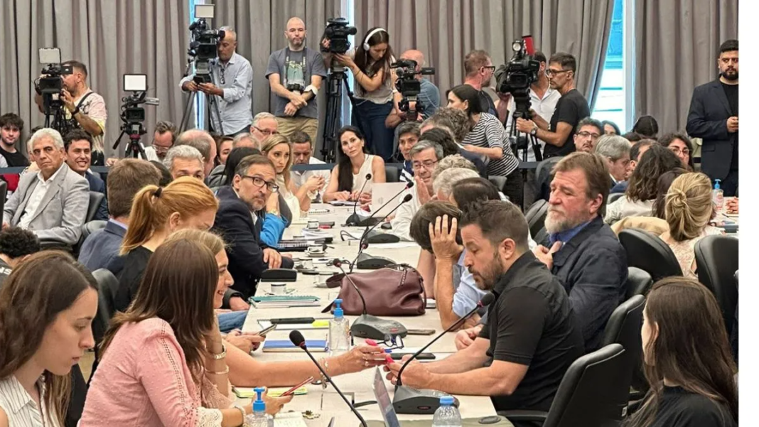 La Cámara de Diputados puso en marcha la actividad oficial del período de sesiones extraordinarias con la activación de siete comisiones estratégicas.