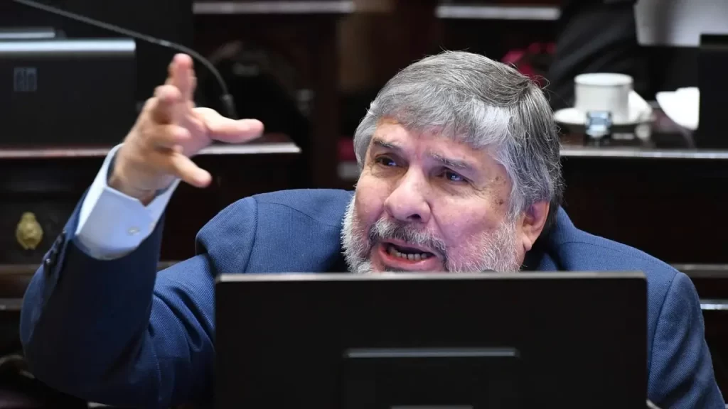 Por un extenso debate con la ex ministra de Seguridad, José Mayans fue uno de los grandes protagonistas de los cruces en el Senado. 