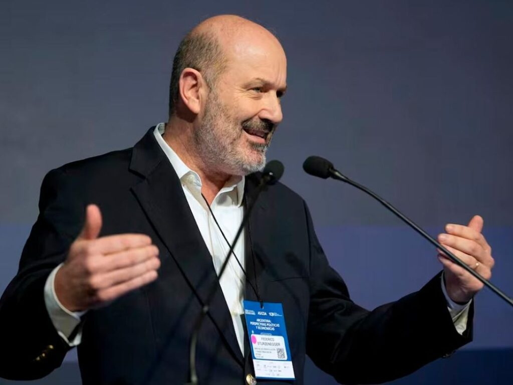 El ministro de Desregulación, Federico Sturzenegger, brindo detalles de la reforma laboral.