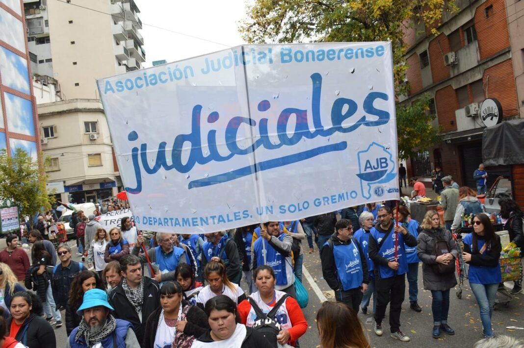La AJB solicitó formalmente al Poder Ejecutivo la convocatoria urgente para retomar la discusión salarial del sector.