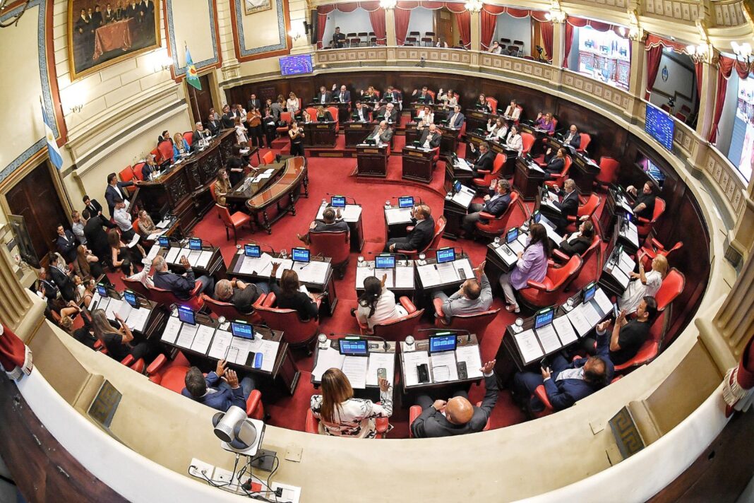 Con la media sanción que recibió la baja de imputabilidad, legisladores bonaerenses de todos los colores salieron a opinar sobre la iniciativa.