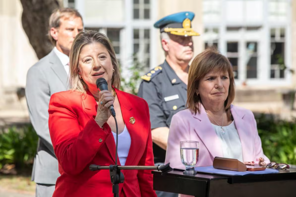 El Gobierno confirmó que denunciará a los responsables de los disturbios registrados durante el debate de la reforma laboral en el Congreso.