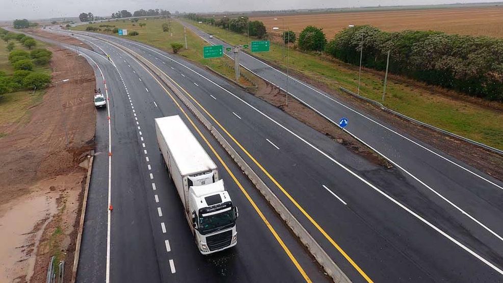 La concesión de rutas bonaerenses puso a Vialidad Nacional en el centro de cuestionamientos por el deterioro vial.