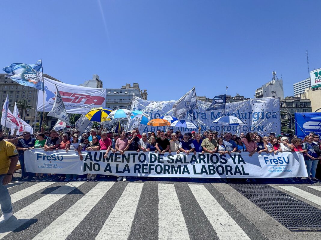 El ala dura del sindicalismo liderado por Abel Furlán (industriales) y Pablo Moyano (camioneros) convocan a un paro general con movilización durante el tratamiento de la reforma laboral.