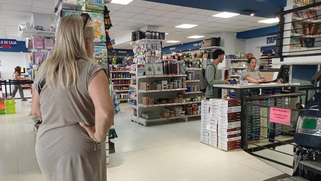 La vuelta a clases 2026 se desarrolla en un escenario atravesado por incrementos en la canasta escolar y una fuerte presencia de promociones.