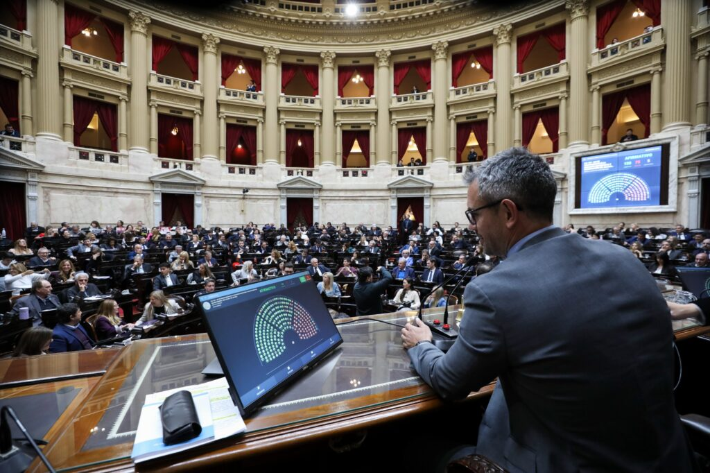 El gobierno de Javier Milei introdujo cambios en la reforma laboral para destrabar su tratamiento en Diputados y buscará sancionarla definitivamente el 27 de febrero.