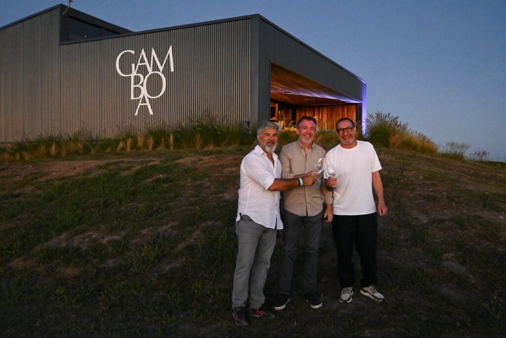 El diputado bonaerense Luis Vivona participó de la inauguración de la bodega Gamboa y de la primera Feria de Vinos Oceánicos en Argentina.