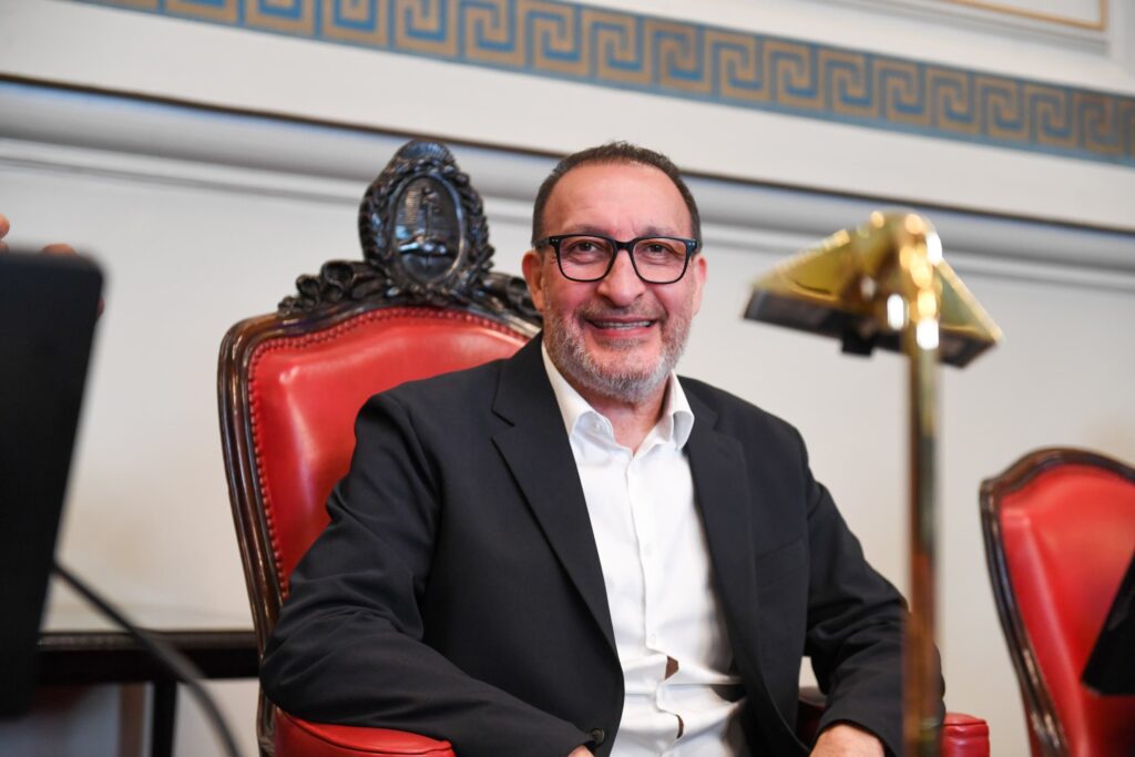 El diputado Vivona es el autor de las dos ley de vinos bonaerenses. Una fue sancionada en 2022 y la otra cuenta con media sanción del Senado.