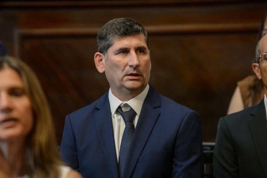 El senador, Fernando Coronel, manifestó su preocupación ante la postergación del nuevo IPC, elaborado por el INDEC.