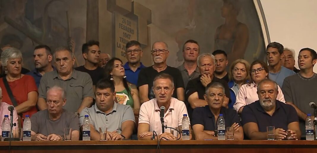 A través de una conferencia de prensa, la cúpula de la CGT remarcó que el acatamiento al paro contra la reforma laboral superó el 90%.