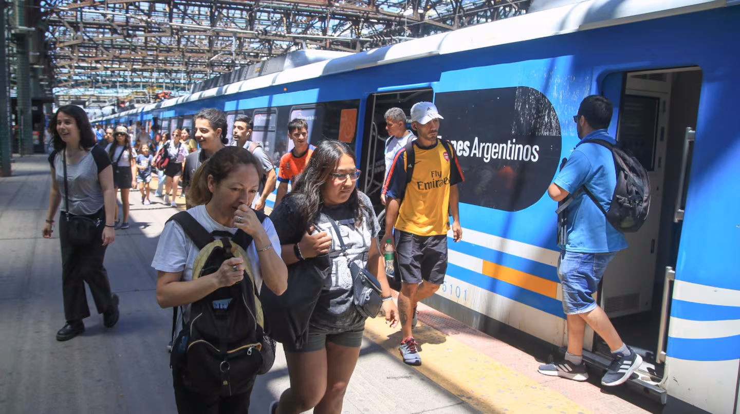 Con el objetivo de "profundizar la reorganización del sistema de trenes", el Gobierno nacional prorrogó la emergencia ferroviaria hasta 2028.