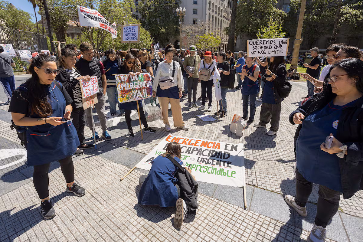 Luego de varias movilizaciones, la insistencia del Congreso y un fallo judicial, el Gobierno reglamentó la Emergencia en Discapacidad.