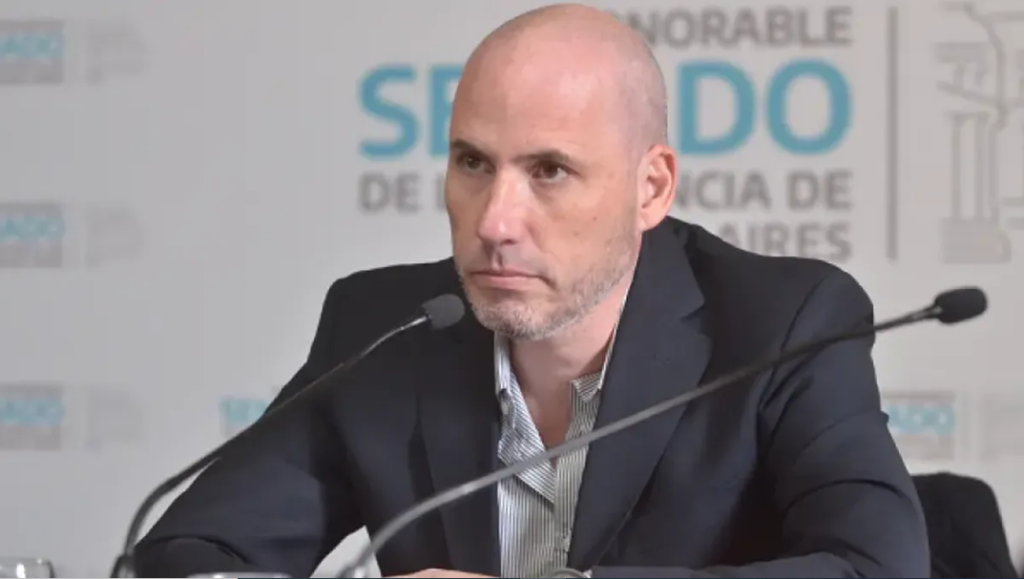 El senador, Marcelo Leguizamón, exige datos sobre la situación del ausentismo y precisiones sobre el plan estratégico para al ciclo lectivo 2026.