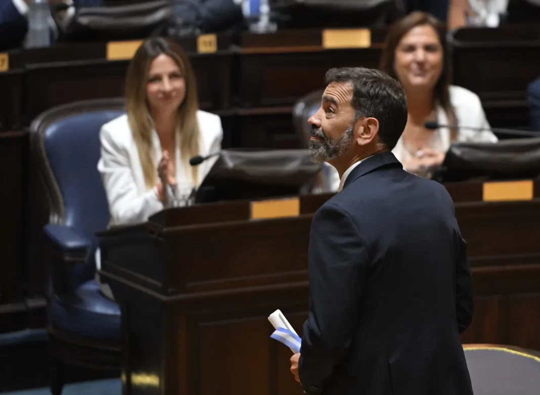 El diputado bonaerense de La Libertad Avanza, Juan Osaba, cruzó a Axel Kicillof y Roberto Baradel por el paro docente del próximo lunes.
