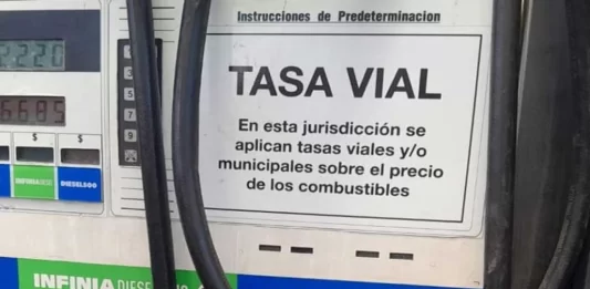 El Gobierno reactivó la guerra con los intendentes por las tasas municipales y habilitó una página para que vecinos denuncien los nuevos tributos.