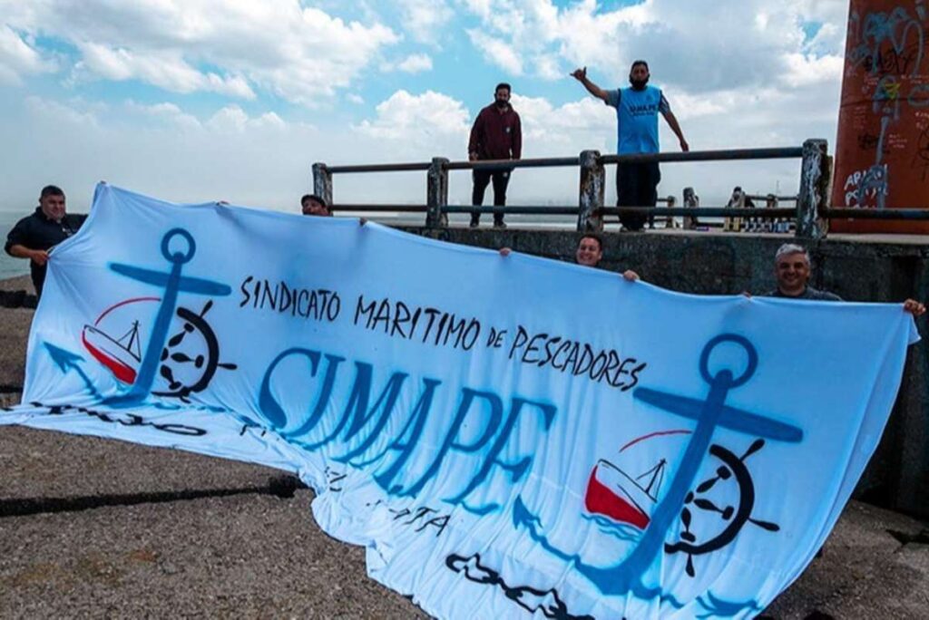 
El titular del Sindicato Marítimo de Pescadores, Pablo Trueba, advirtió que la reforma laboral impactará de lleno en la actividad marítima: "Vamos a retroceder 60 años". 