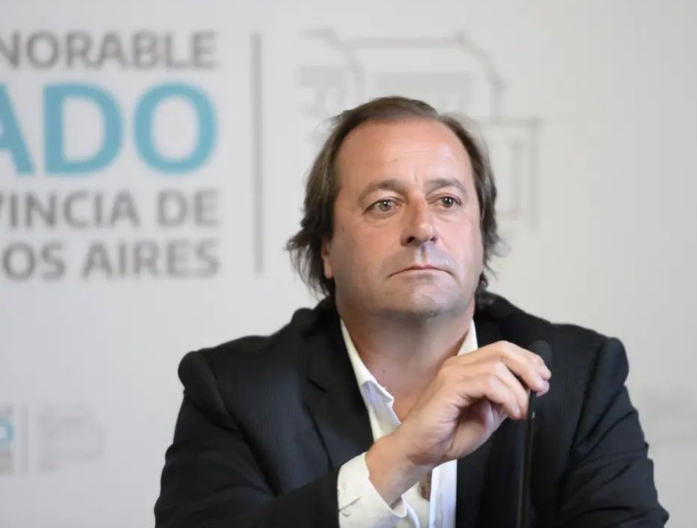 La salida del kirchnerista Gustavo Soos por mandato cumplido dejó acéfala la comisión de Legislación General del Senado bonaerense.