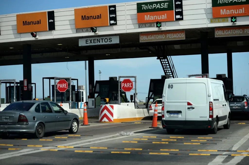 
En medio del proceso de privatización de Corredores Viales S.A., los peajes de las rutas nacionales se incrementan un 19%.