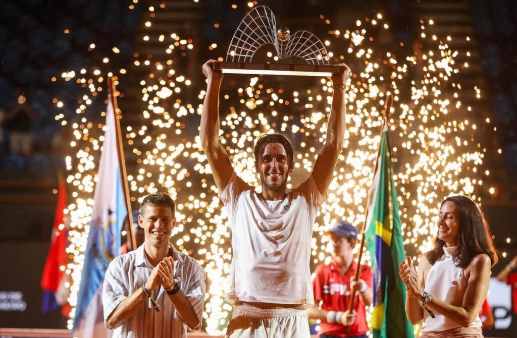 El pasado 22 de febrero, Tomás Etcheverry consiguió su primer torneo APT en Río de Janeiro, Brasil.