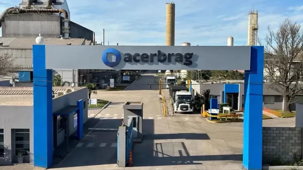 
Por la apertura de las importaciones, la principal acería de Bragado, Acerbrag, dejó en riesgo 600 puestos de trabajo. 