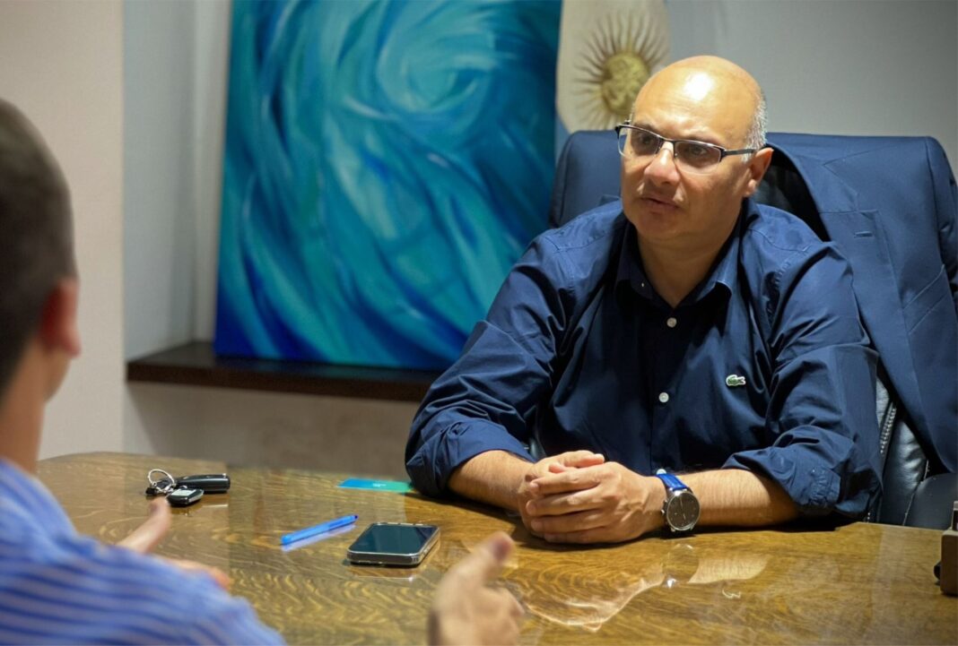 Diego Garciarena y el intendente de Balcarce, Esteban Reino, renovaron los reclamos por IOMA y exigieron que salde las deudas con municipios.
