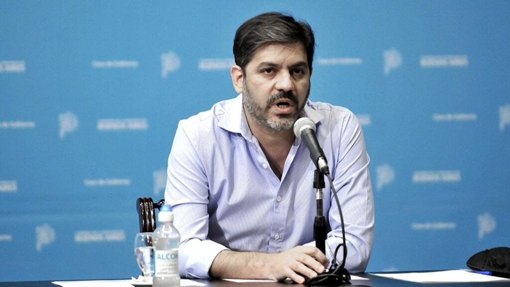 La mano derecha del gobernador bonaerense, Carlos Bianco, reconoció que hay un serio problema de conducción en el Partido Justicialista (PJ). “Nos tenemos que hacer cargo”, afirmó.