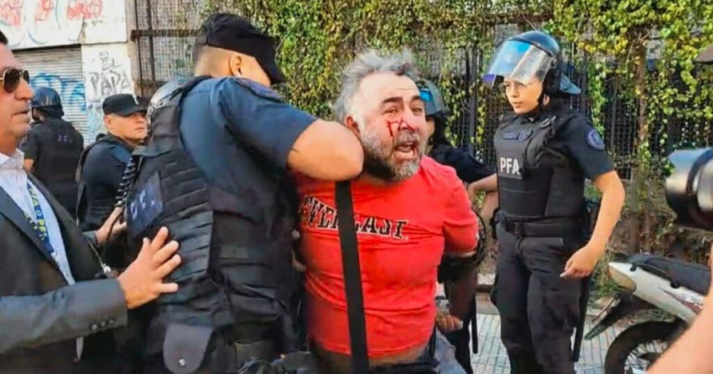 La legisladora de La Libertad Avanza, Florencia Arietto, respaldó el accionar de la PFA, en la antesala de la sesión de del Senado nacional.