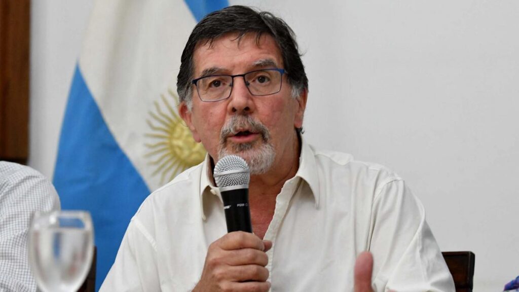 El senador, Luciano Olivera, solicita información sobre la ejecución de los 8.500 millones de pesos anunciados para infraestructura de escuelas.
