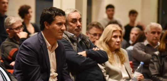 Dirigentes del abadismo y de Evolución le solicitaron al titular de Comité de Contingencia de la UCR bonaerense, Miguel Fernández, convocar a un plenario para sellar el adelantamiento de las elecciones internas.