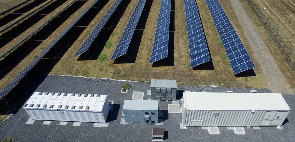 Con la licitación de nuevas baterías eléctricas, el Gobierno busca mitigar los cortes de luz en el interior del país.