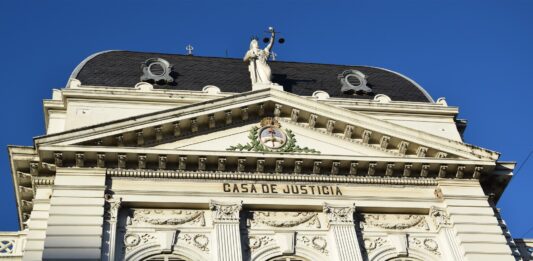 El diputado peronista Facundo Tignanelli presentó un proyecto para crear el “Procedimiento de Tutela Institucional”, con el objetivo de suspender leyes nacionales.
