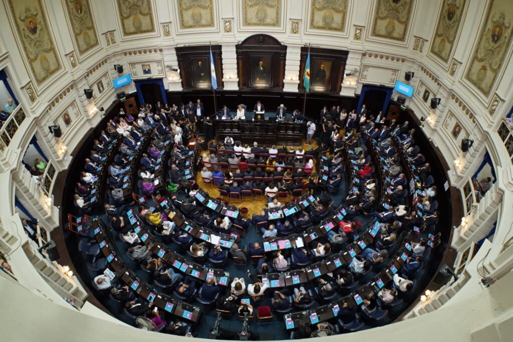 Apertura de sesiones ordinarias: Kicillof realizó una serie de anuncios y centró gran parte de su discurso en criticar el "industricidio llevado a cabo por Milei".