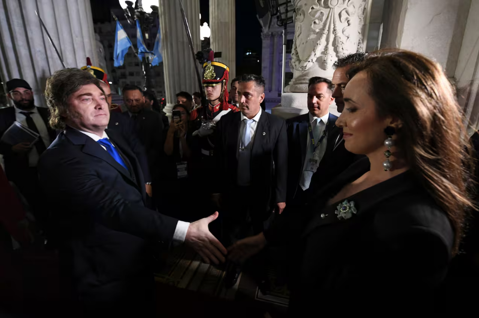 La vicepresidenta de la Nación, Victoria Villarruel, respondió a cuestionamientos del oficialismo y afirmó: “Quieren mi renuncia, pero no se les va a dar”.